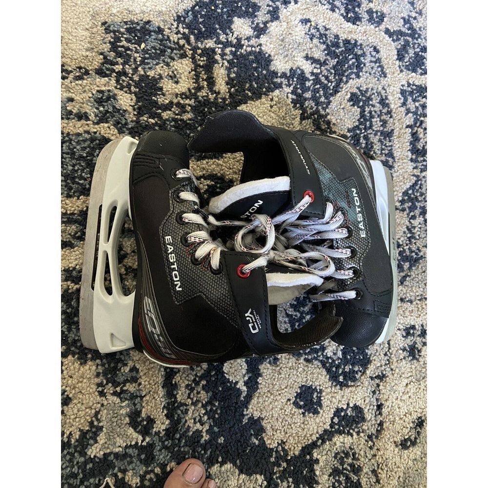 Youth Size 13.5 Easton Synergy EQ 50 Ice Winter Hockey Skates